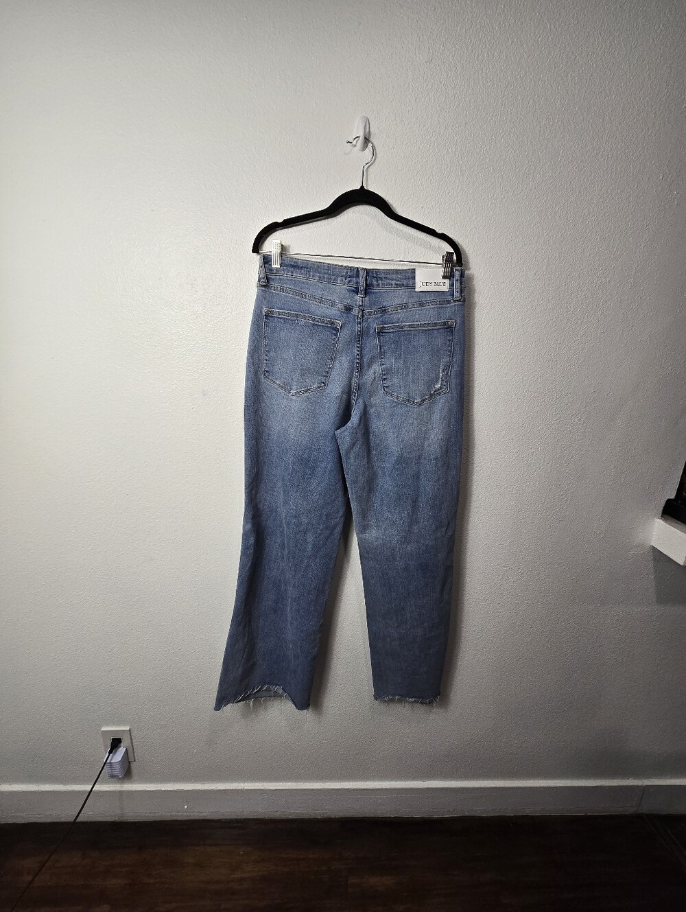 Judy Blue Distressed Wide Leg Jeans High Rise Raw Hem 13/31 JB88933 LT - Picture 2 of 6